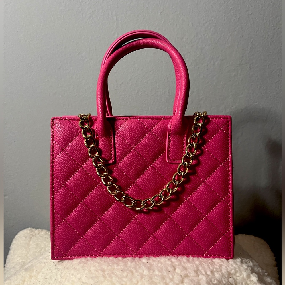Pink Mini Purse w/ Gold Chain 💖